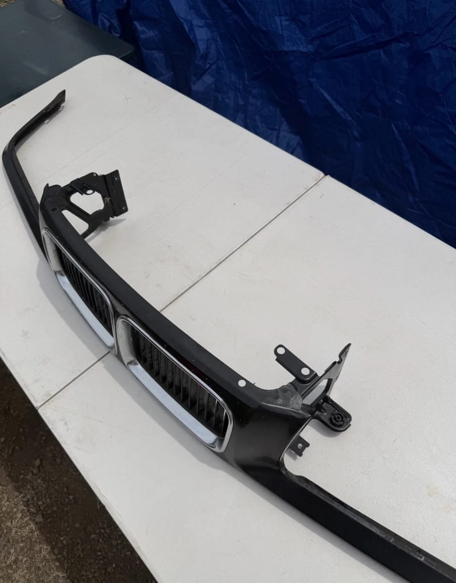 1996 BMW M3 Front Nose Panel Grille Support OEM